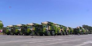 2015년 중국 승전절 열병식에서의 DF-21D