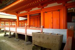 본사 배전(정면 동쪽)