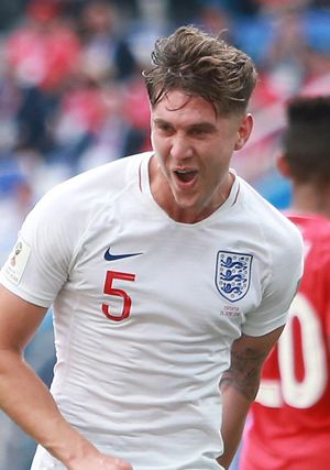 스톤스가 2018년 FIFA 월드컵에서 잉글랜드를 위해 득점을 기념하고 있다