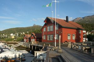 차량으로 접근 가능한 가장 높은 지점에서 본 야경