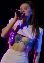 케이티 페리(Katy Perry)의 Witness: The Tour 중 스타인펠드