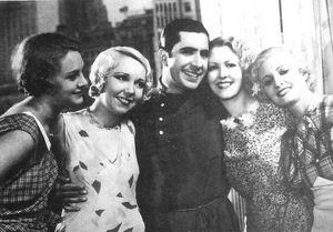 1934년 뉴욕에서 엘 탱고 엔 브로드웨이(El Tango en Broadway)를 홍보하는 가르델