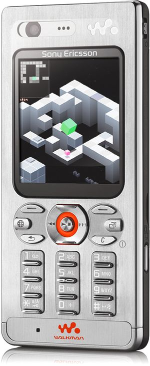 초기 스마트폰인 소니 에릭슨 W880i(Sony Ericsson W880i)에 모의적으로 표현된 Edge 게임 플레이 화면