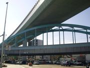 나고야 고속 4호 도카이 선과 로제식 횡단교(지하철 로쿠반초역, 로쿠반이초메 교차로 부근)