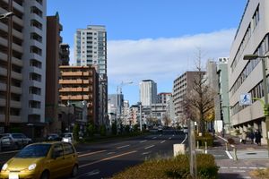 아이치학원대학 치학부 부속 병원 부근에서 가쿠오잔역 방면을 바라봄