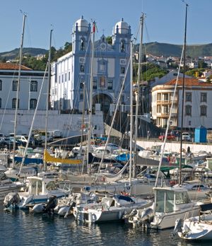 앙그라두에로이즈모 항구