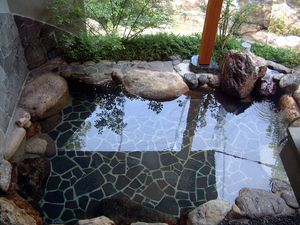 미카구라 온천 아스나로소의 노천탕