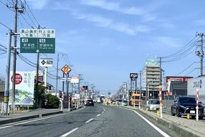 쿠로사키 지역을 남북으로 통과하는 국도 8호선 (젠쿠)