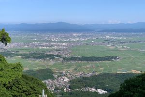 9합목 (야히코산 로프웨이 정상역 부근)에서 본 에치고 평야 츠바메시 방면 (2020년 6월)