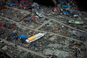 2011년 도호쿠 지진 해일 이후 이와테현 미야코의 건물 파괴 모습.