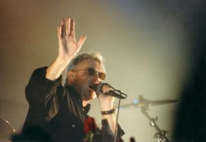 1995년 이탈리아 팔레르모에서 공연 중인 테일러