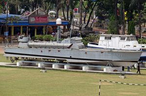 방글라데시 해군의 퇴역한 P4급 어뢰정. 방반두 군사박물관에 보존되어 있음.