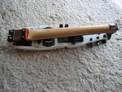 넥이 접이식인 여행용 기타