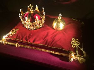 보레슬라프 1세 용감한 왕의 왕관과 왕실 왕실 의식용품