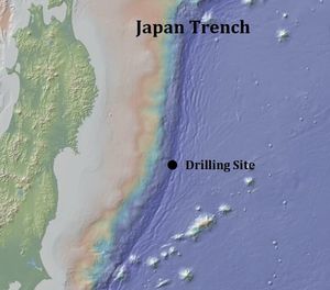 일본 해구를 따라 시추된 JAMSTEC 시추 위치 지도. GeoMapApp을 사용하여 지도를 작성했고, 시추 위치는 JAMSTEC 웹사이트의 정보를 사용하여 찾았다. https://www.jamstec.go.jp/chikyu/e/exp343/science.html