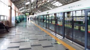 바깥쪽 방면 승강장 (2018년 11월 21일)