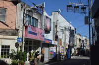 유흥가인 벚꽃마을