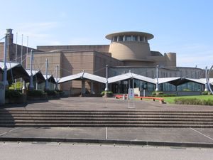 다카오카시 미술관(高岡市美術館)