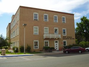 제리 아포다카 교육 건물, 뉴멕시코 교육부(New Mexico Department of Education) 본부 (산타페, 뉴멕시코주(Santa Fe, New Mexico))