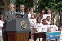 파월 국무장관(오른쪽)과 부시 대통령