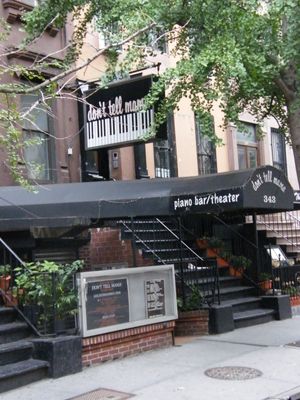 뉴욕 맨해튼에 위치한 오래된 카바레 공연장