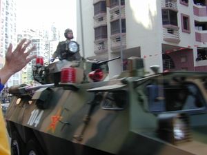 1999년 12월 20일 정오, 마카오에 진입하는 중국 인민해방군 부대.