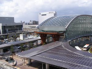 JR 가나자와역 동쪽 출입구