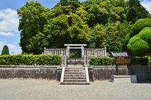 덴무 천황・지토 천황 히노쿠마오우치 능 (나라현 다카이치군 아스카촌)