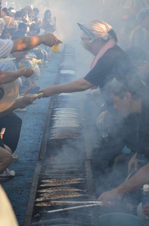 메구로 가을 산마 축제에서 구운 꽁치