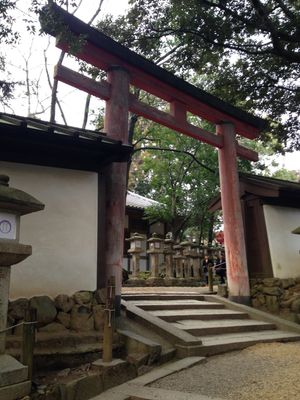 고다이고 천황의 와카에 읊어진 "등나무 도리이" (나라현나라시가스가 대사)