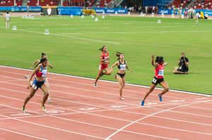 2015년 동남아시아 경기 대회 200m 결승전에서 금메달을 획득하고 국가 기록을 경신한 페레이라