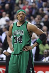 1998년 셀틱스에 드래프트된 폴 피어스(Paul Pierce)는 셀틱스의 스타 선수가 되었고, 2008년 팀이 NBA 챔피언십을 우승했을 때 NBA 파이널 MVP를 수상했다