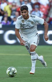 2018년 유벤투스와의 경기에서 레알 마드리드 소속으로 뛰는 아센시오