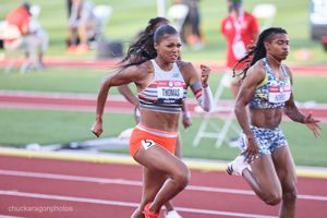  2020년 미국 올림픽 국가 대표 선발전에서의 개브리엘 토머스(왼쪽).