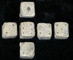 영국 레스터셔에서 발견된, 지름 약 12mm의 로마 주사위