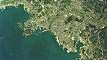 다나베시 중심부 주변 항공사진 (2017년 4월 13일 촬영, 국토지리원 자료 기반)