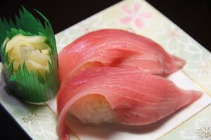 참다랑어의 배 부분 살인 토로(toro)로 만든 스시