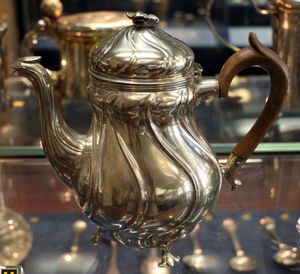 핀란드 국립 박물관에 전시된 18세기 비보르크 커피 포트