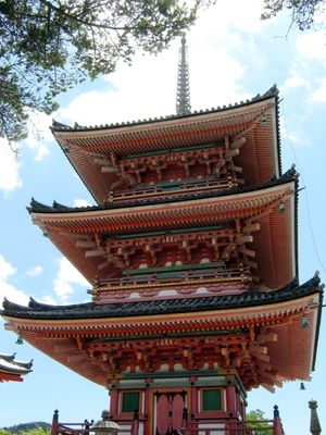 삼중탑(三重塔)