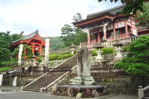 서문과 종루(좌측)