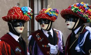 브레시아주(province of Brescia)의 바골리노 카니발(Carnevale di Bagolino)의 전형적인 가면