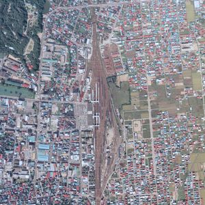 아키타역 주변 항공사진(1975년 9월 촬영)국토교통성 국토지리원 [https://mapps.gsi.go.jp/ 지도·항공사진 열람 서비스]의 항공사진을 기반으로 작성