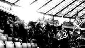 2007년 아지노모토 스타디움(Ajinomoto Stadium)의 TDK 팬들