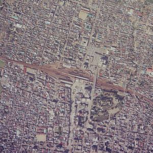 고후역 주변 항공사진(1975년 9월 촬영)국토교통성 국토지리원 [https://mapps.gsi.go.jp/ 지도·항공사진 열람 서비스]의 항공사진을 기반으로 작성