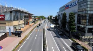 조후시의 아지노모토 스타디움 앞