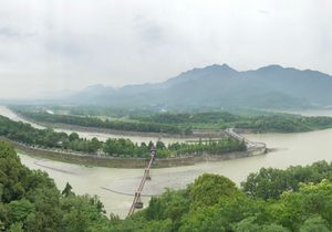 기원전 256년에 건설된 두장연 관개 시스템은 오늘날에도 여전히 기능하고 있다.