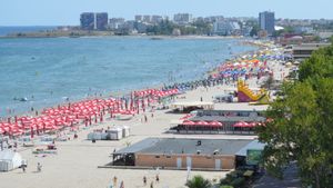 마마이아(Mamaia)에서 콘스탄차 방향 전망
