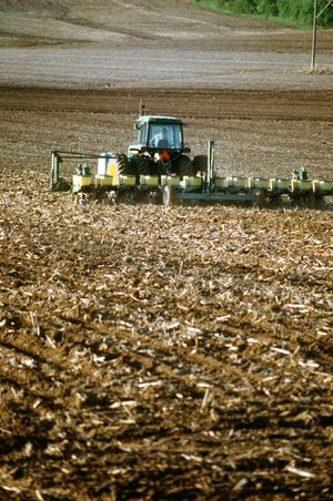 오마하 근처에서 경작하는 모습