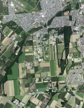 오비히로 축산대학 주변 항공 사진. 2016년 8월 24일 촬영한 6장을 합성하여 제작. 국토교통성 국토지리원 지도·항공사진 열람 서비스의 항공사진을 바탕으로 제작.