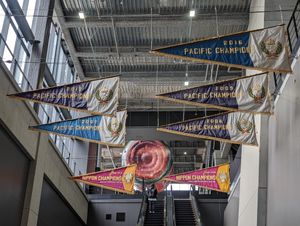 에스콘필드 홋카이도 경기장 내에 게시되어 있는 역대 우승 페넌트